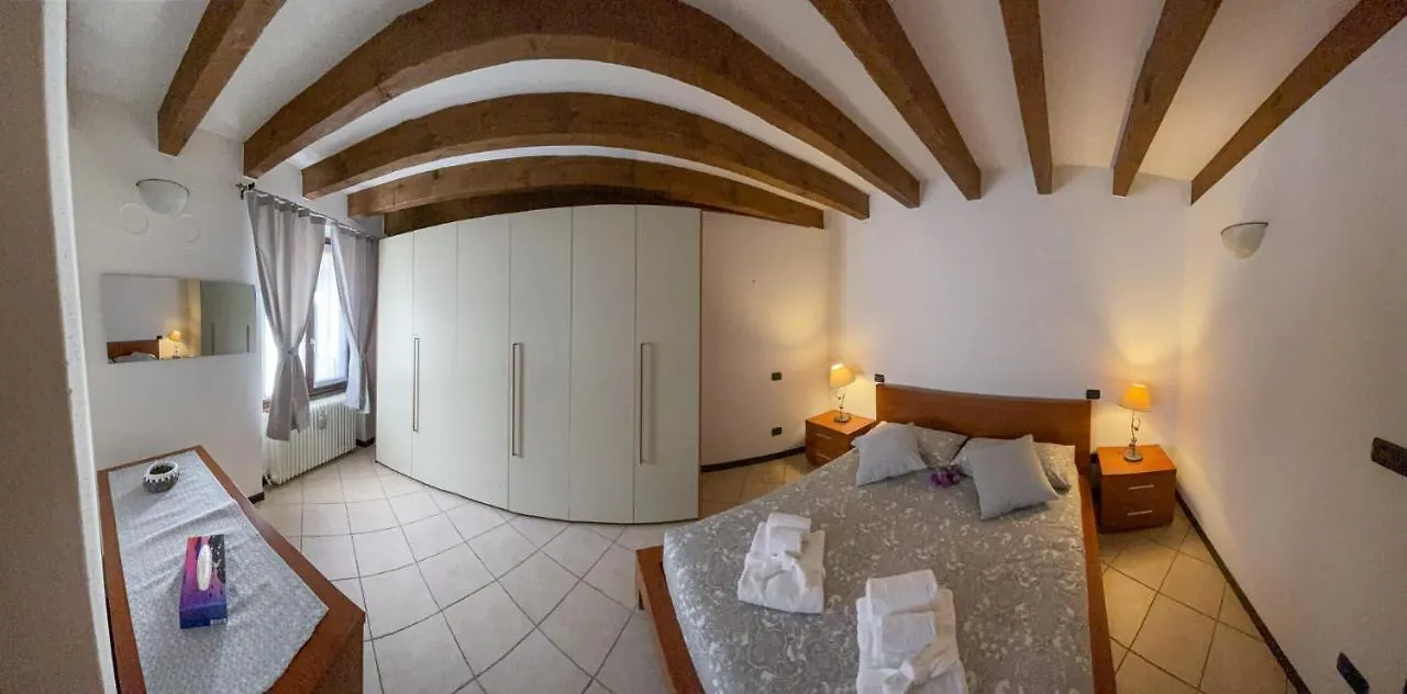 Appartement Da Perry à Morbegno 0*,